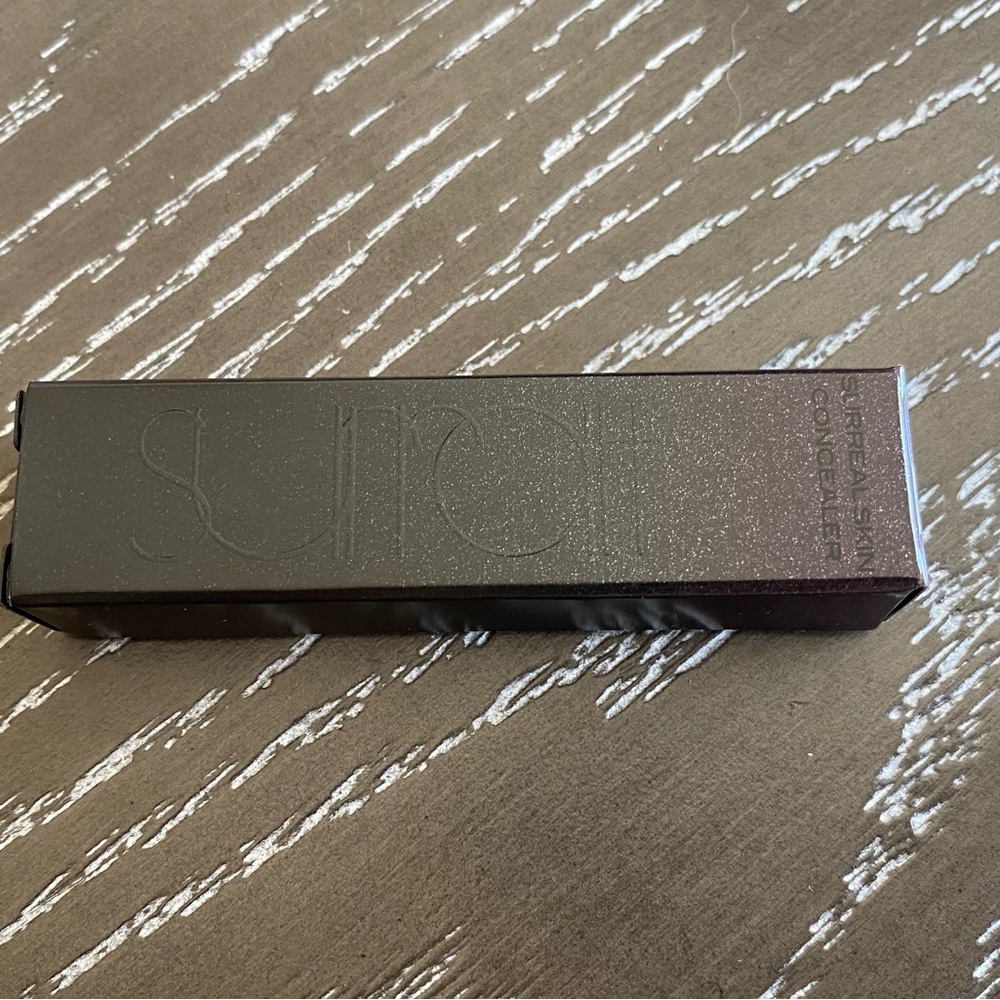Surratt Beauty Surreal Skin Concealer in shade 08
